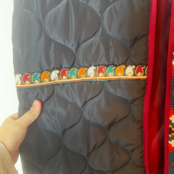 Hand Embroidered with Wool Thread Cotton Puffer Longline Vest Size M - Picture 3 of 7